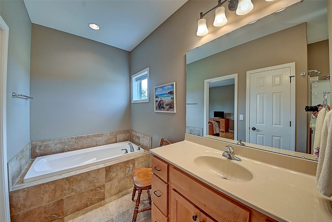 10686 225th Avenue Anamosa IA 52205