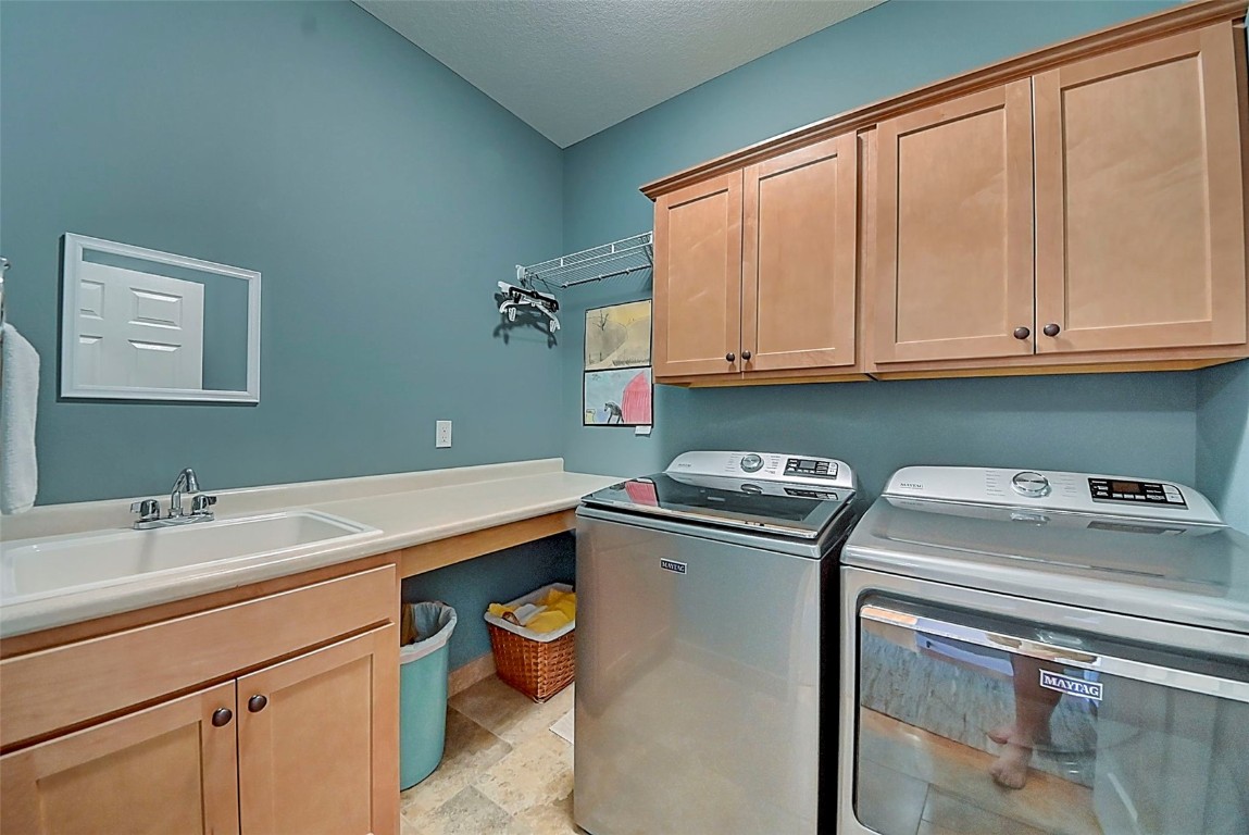 10686 225th Avenue Anamosa IA 52205