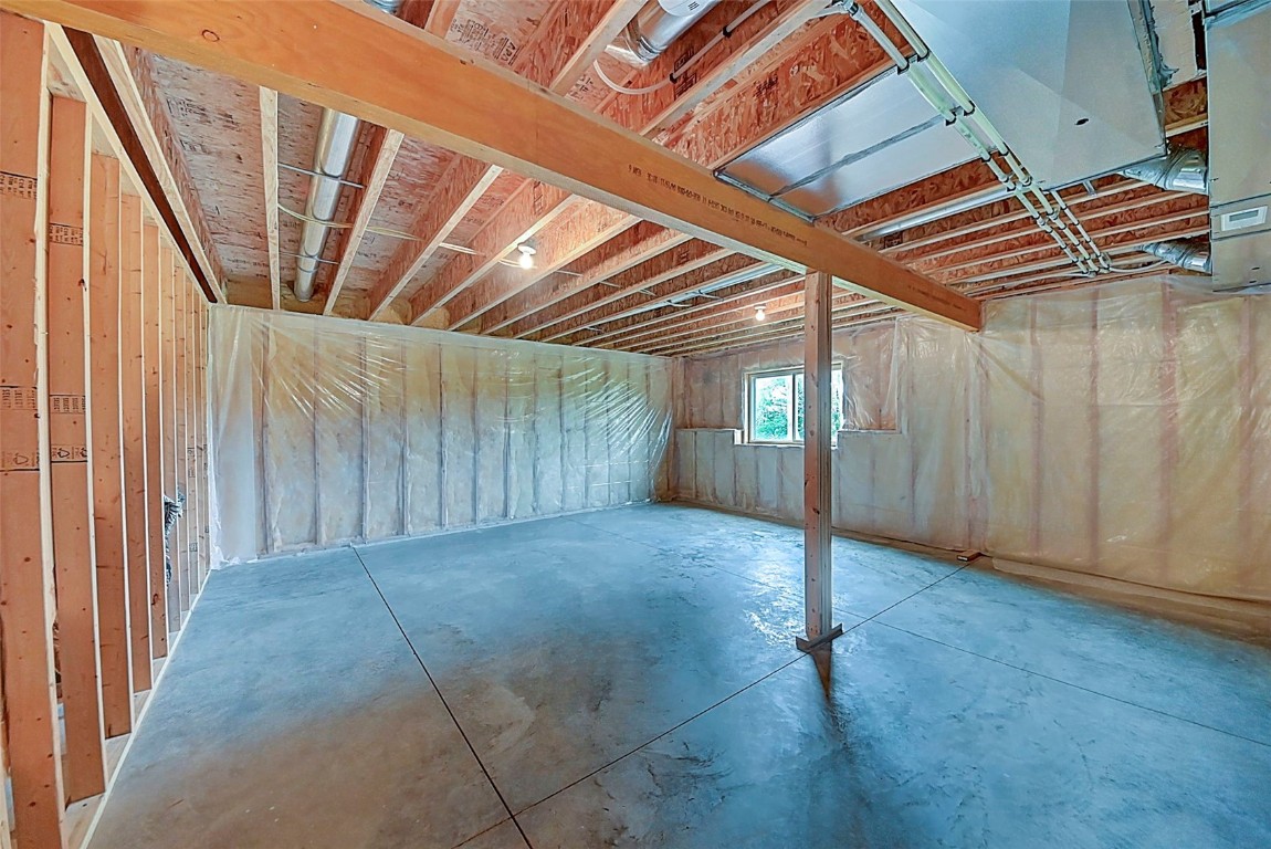 10686 225th Avenue Anamosa IA 52205