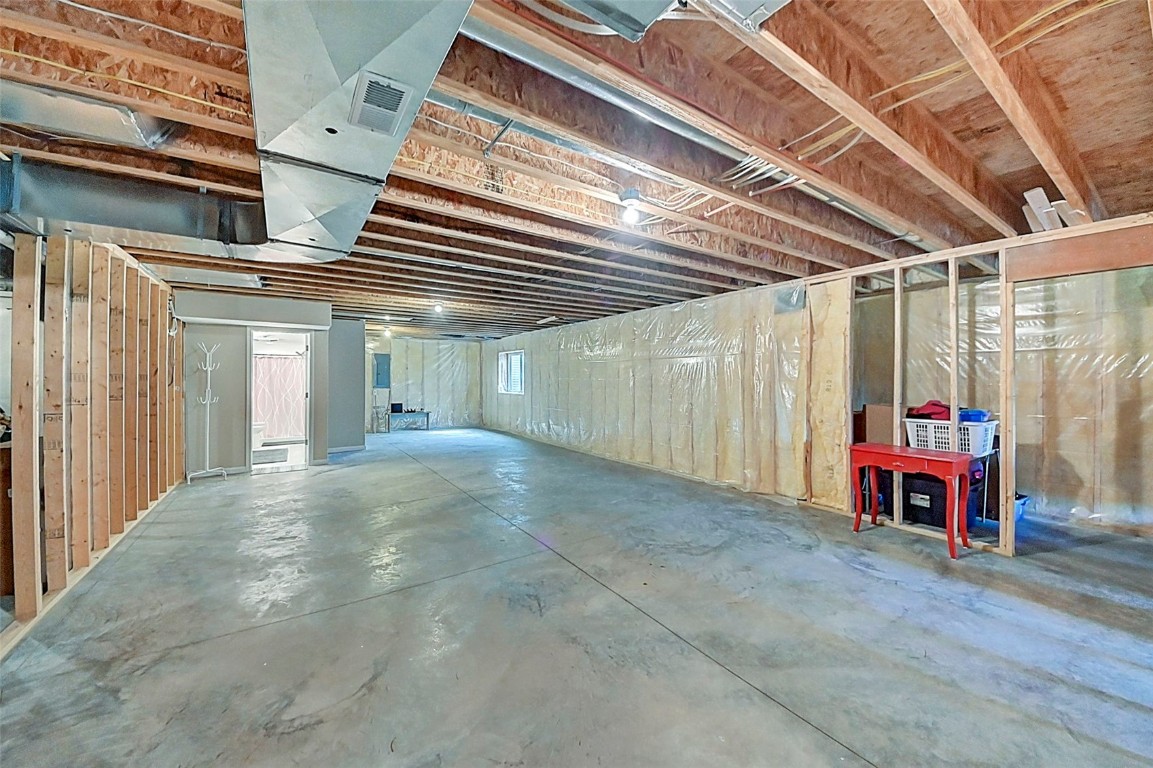 10686 225th Avenue Anamosa IA 52205