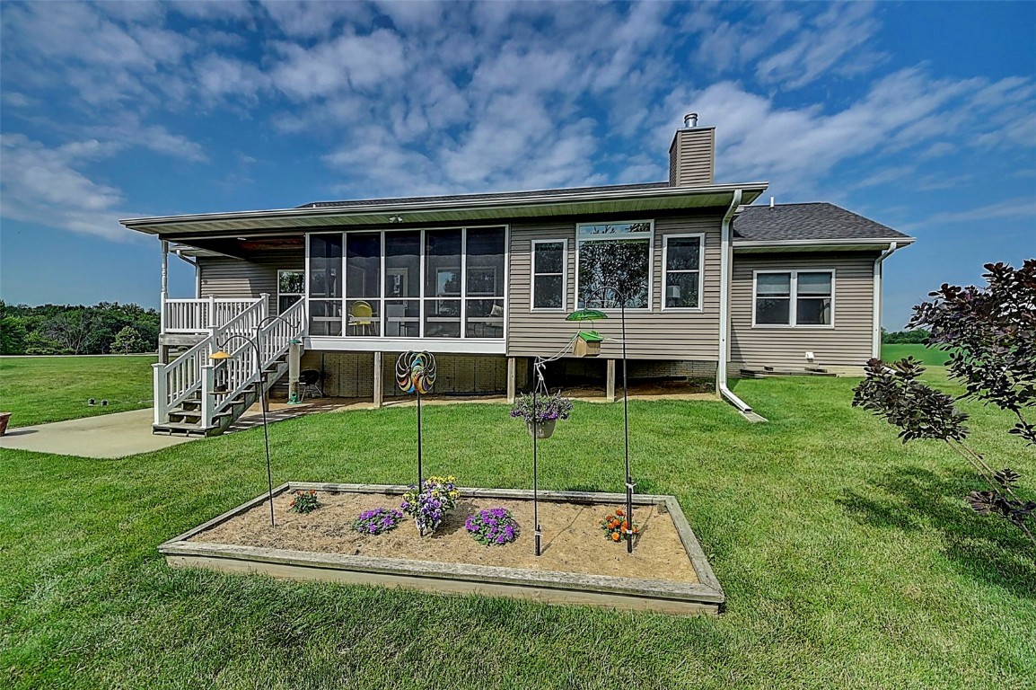 10686 225th Avenue Anamosa IA 52205