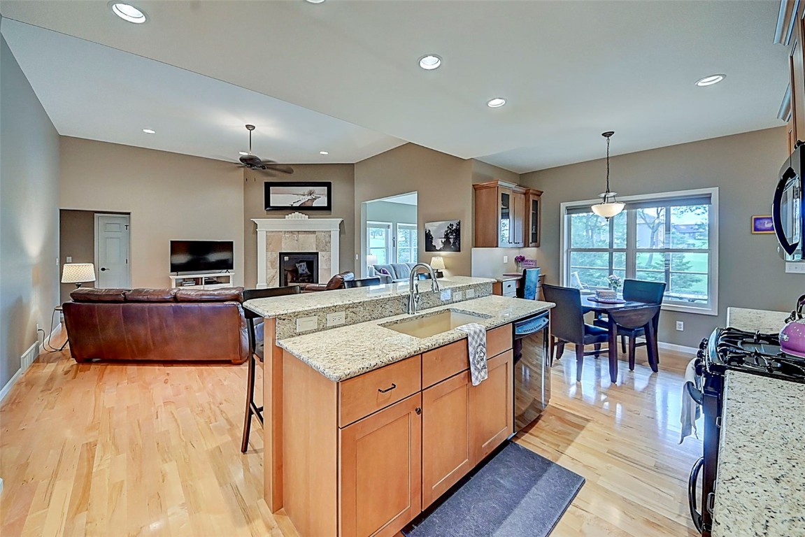 10686 225th Avenue Anamosa IA 52205