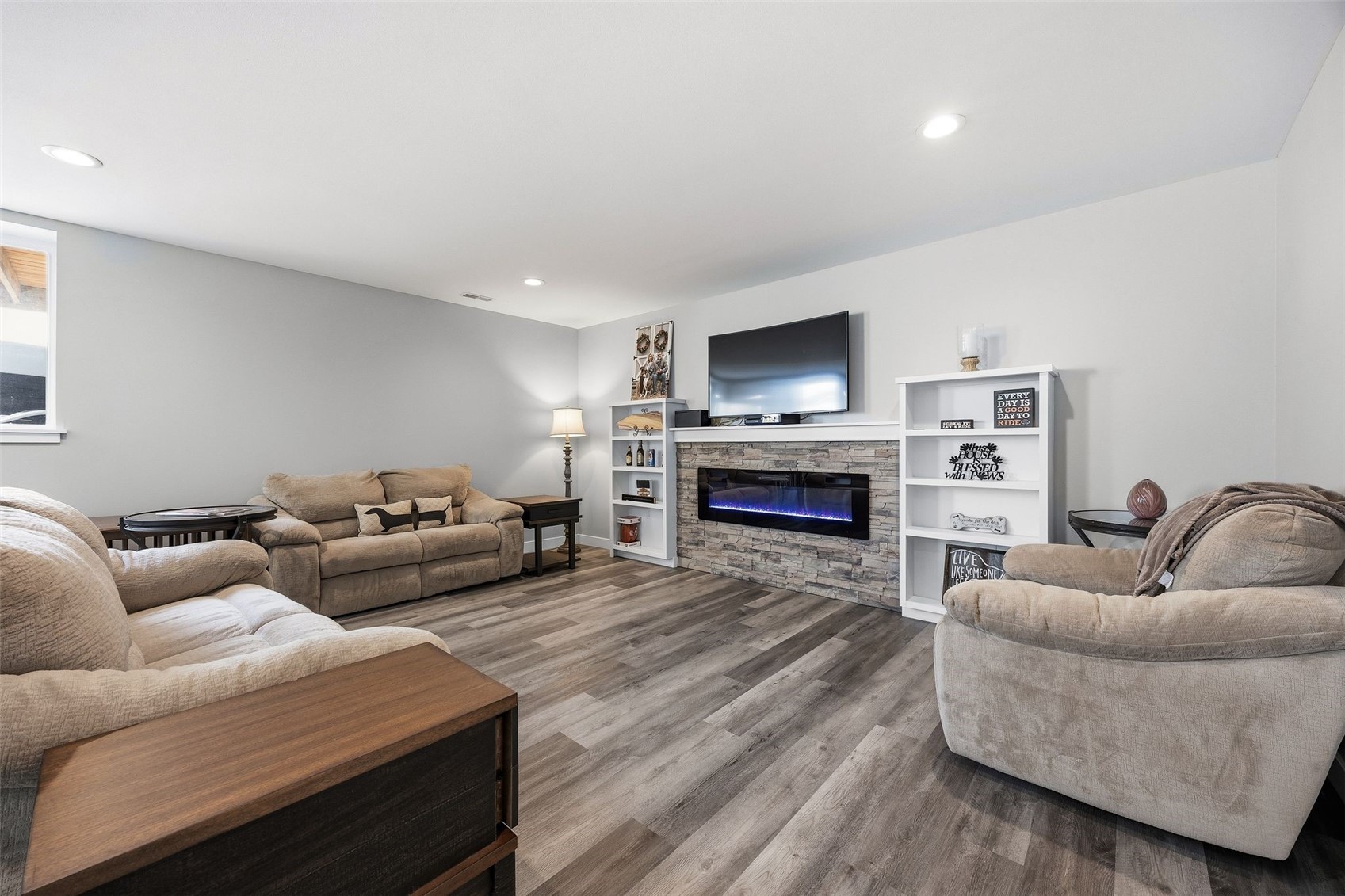225 Meadow Breeze Lane Center Point IA 52213