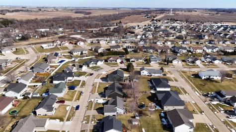 225 Meadow Breeze Lane Center Point IA 52213