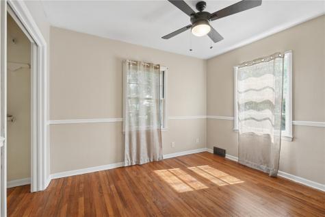 1610 Oakland Road Cedar Rapids IA 52402