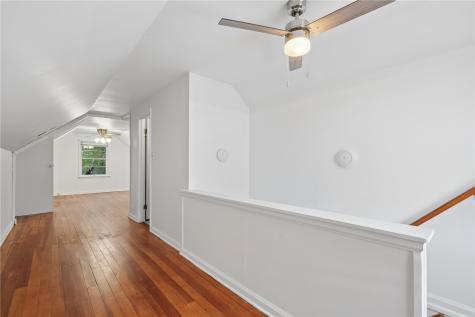 1610 Oakland Road Cedar Rapids IA 52402