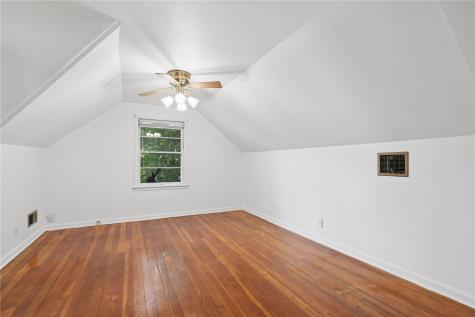 1610 Oakland Road Cedar Rapids IA 52402