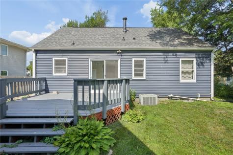 1610 Oakland Road Cedar Rapids IA 52402