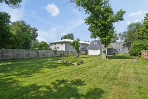 1610 Oakland Road Cedar Rapids IA 52402