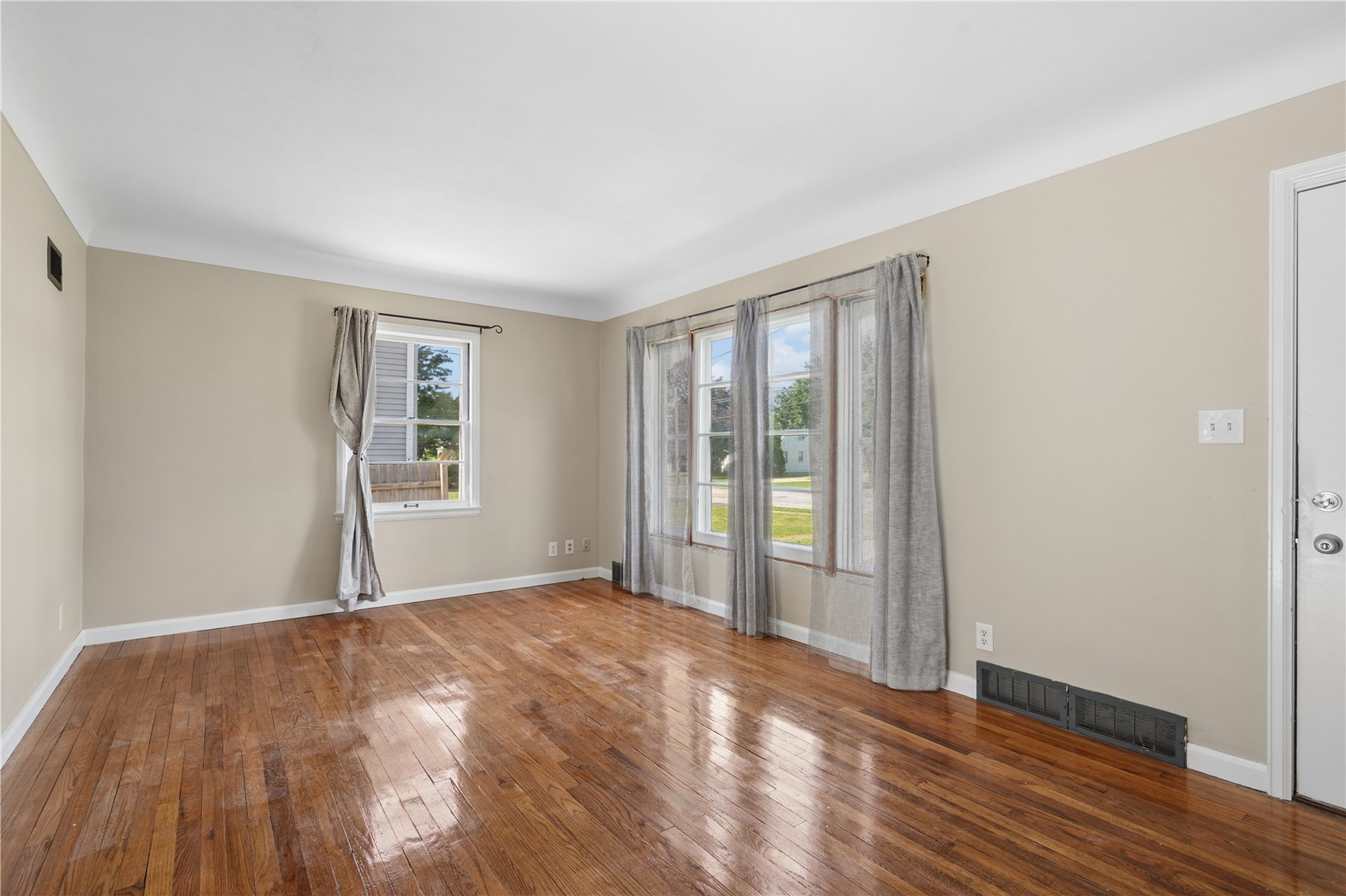 1610 Oakland Road Cedar Rapids IA 52402