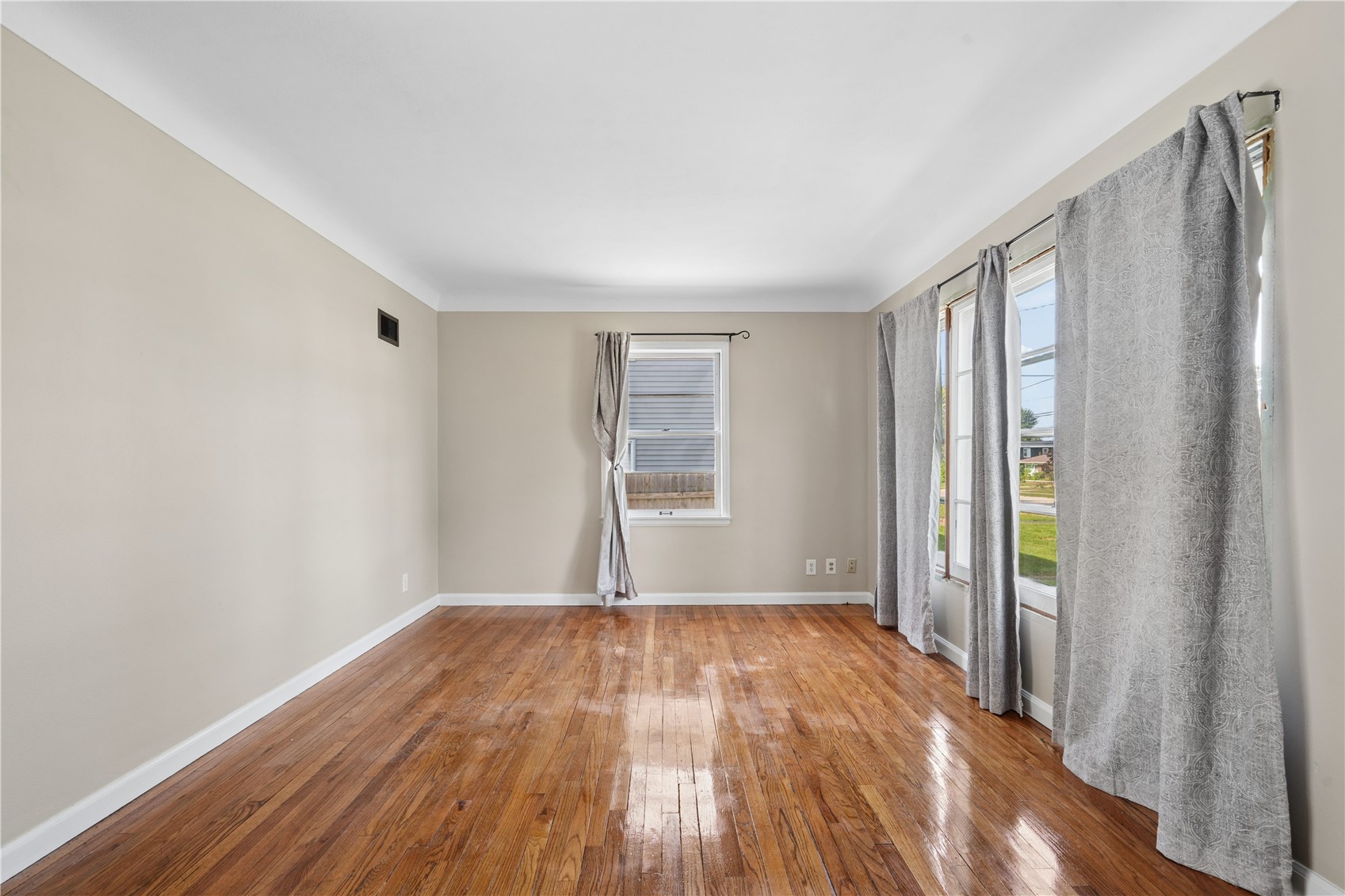 1610 Oakland Road Cedar Rapids IA 52402