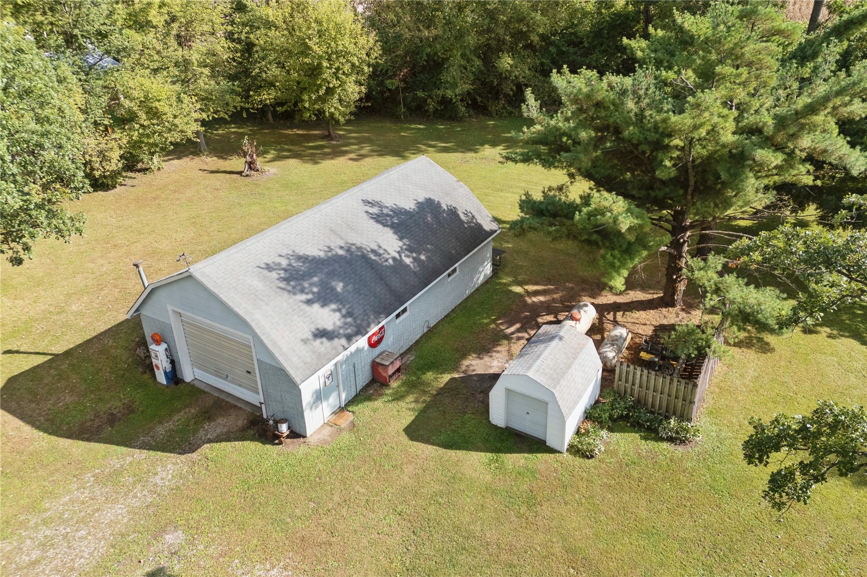 3766 Greens Grove Road Center Point IA 52213