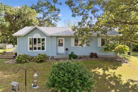 3766 Greens Grove Road Center Point IA 52213