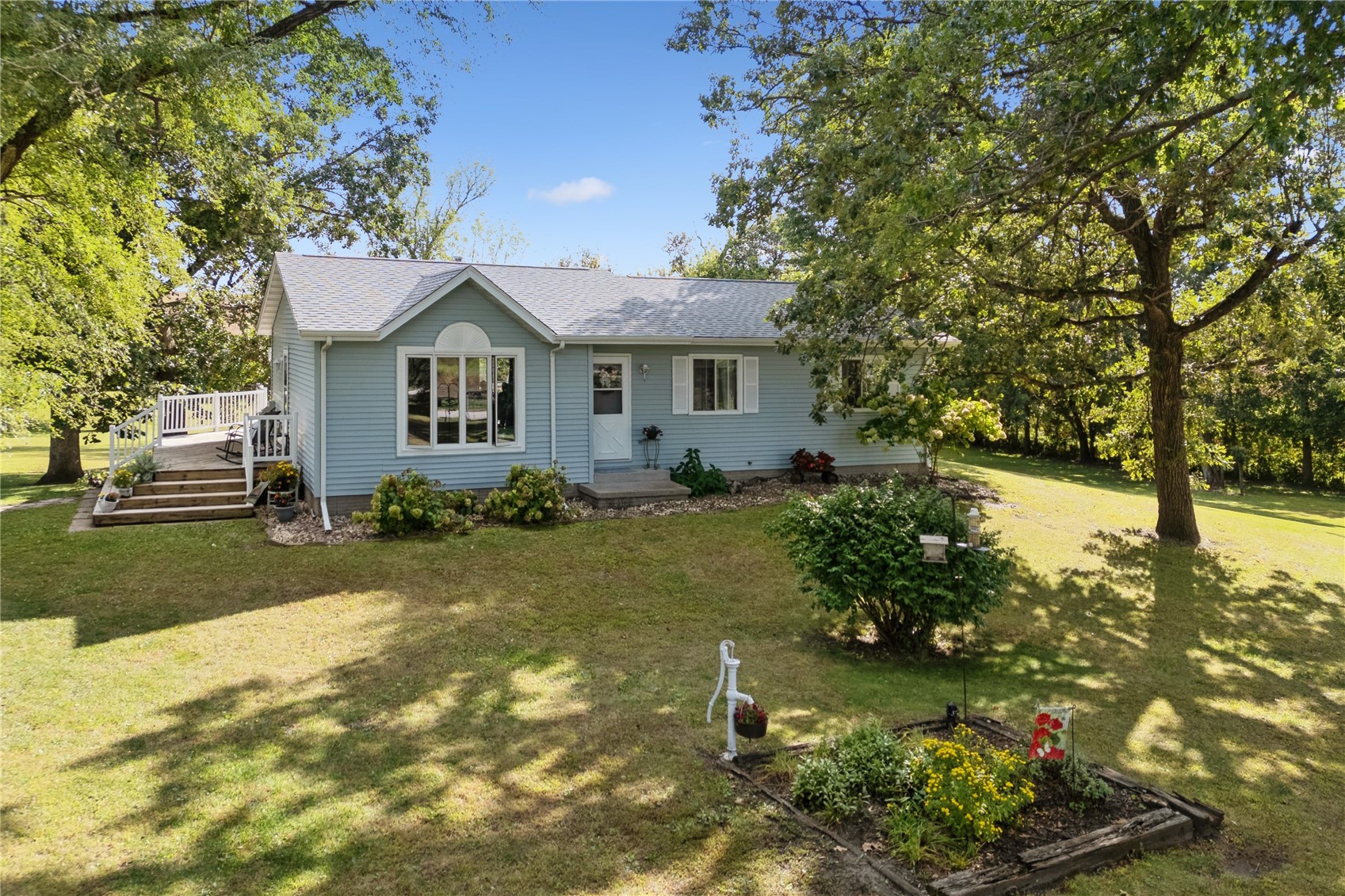 3766 Greens Grove Road Center Point IA 52213
