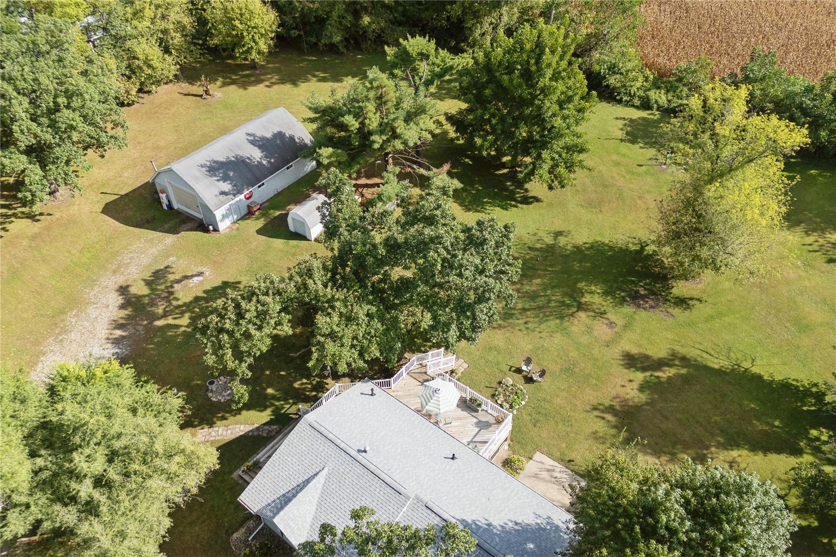 3766 Greens Grove Road Center Point IA 52213