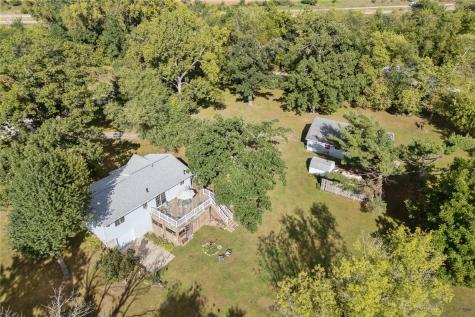 3766 Greens Grove Road Center Point IA 52213