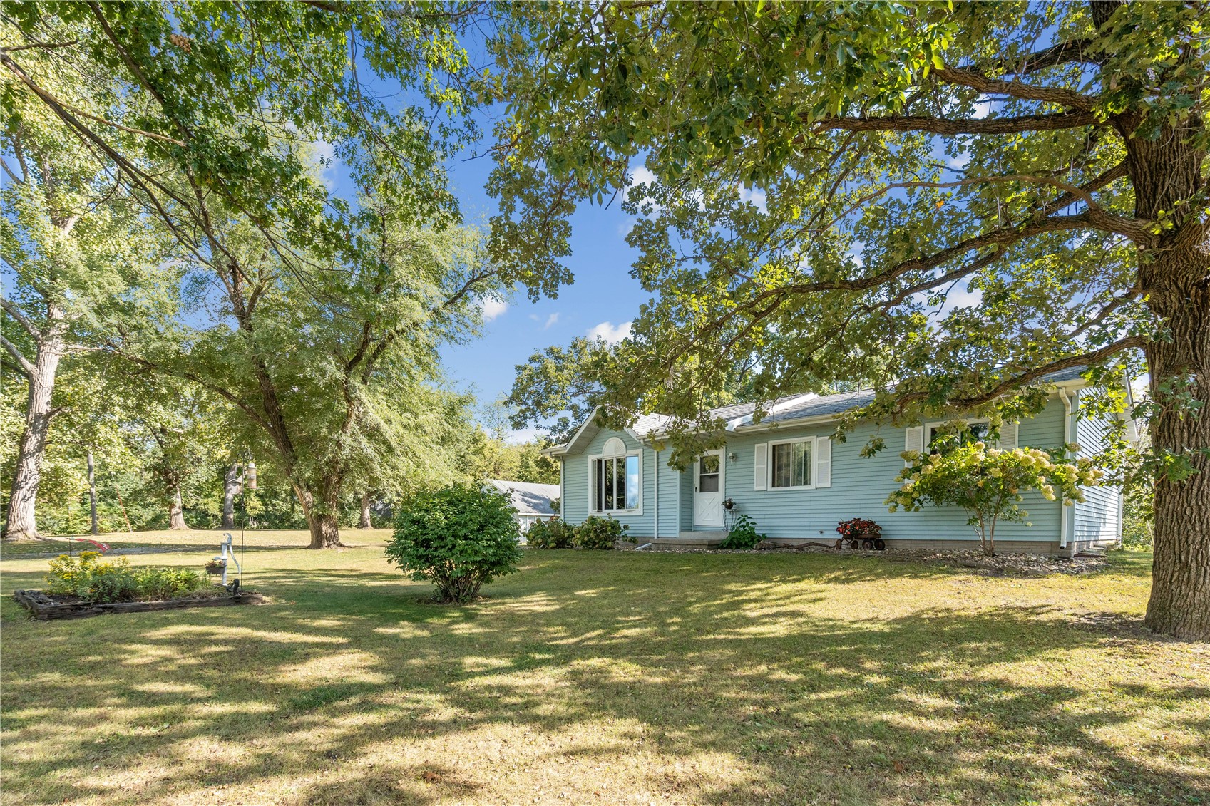 3766 Greens Grove Road Center Point IA 52213