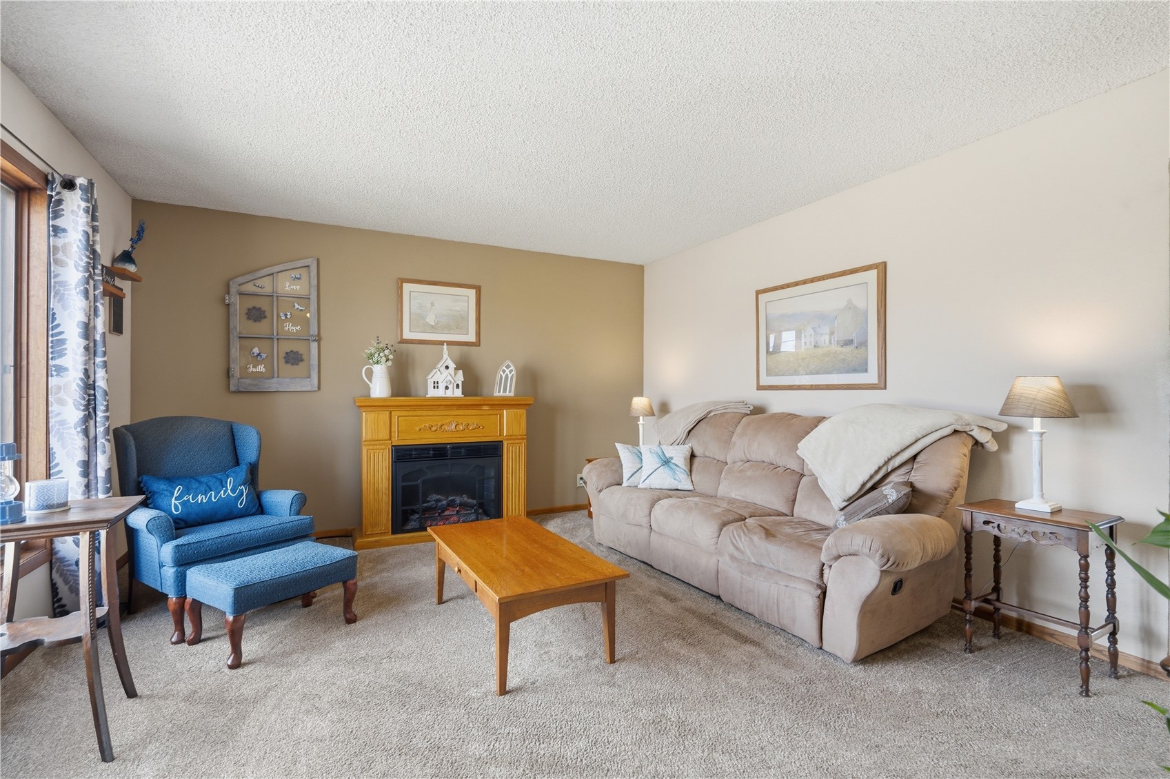 3766 Greens Grove Road Center Point IA 52213