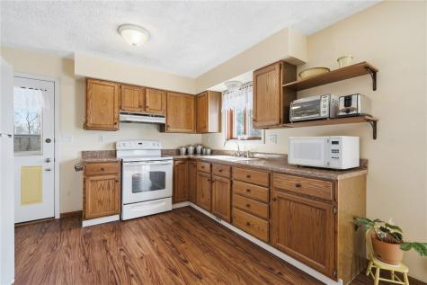 3766 Greens Grove Road Center Point IA 52213