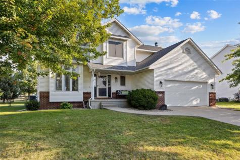 290 W 33rd Avenue Marion IA 52302