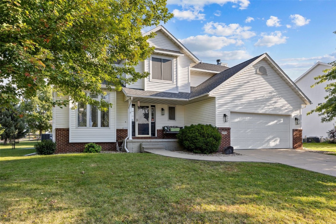 290 W 33rd Avenue Marion IA 52302