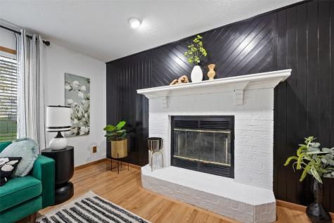 290 W 33rd Avenue Marion IA 52302
