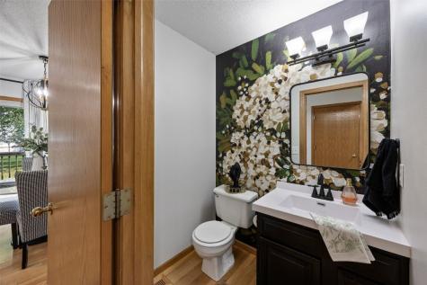 290 W 33rd Avenue Marion IA 52302