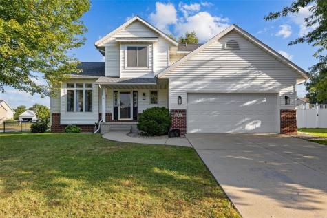 290 W 33rd Avenue Marion IA 52302