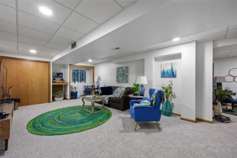 290 W 33rd Avenue Marion IA 52302
