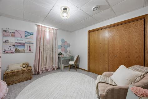 290 W 33rd Avenue Marion IA 52302