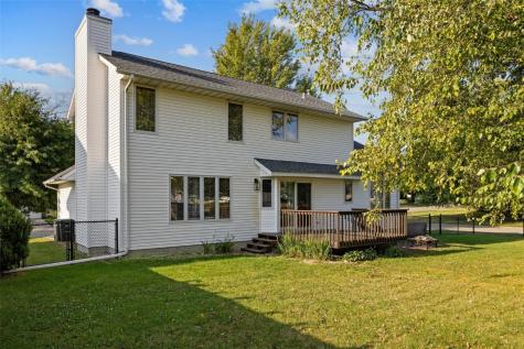 290 W 33rd Avenue Marion IA 52302