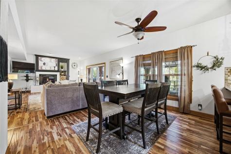 4322 Pioneer Trail SE Cedar Rapids IA 52403