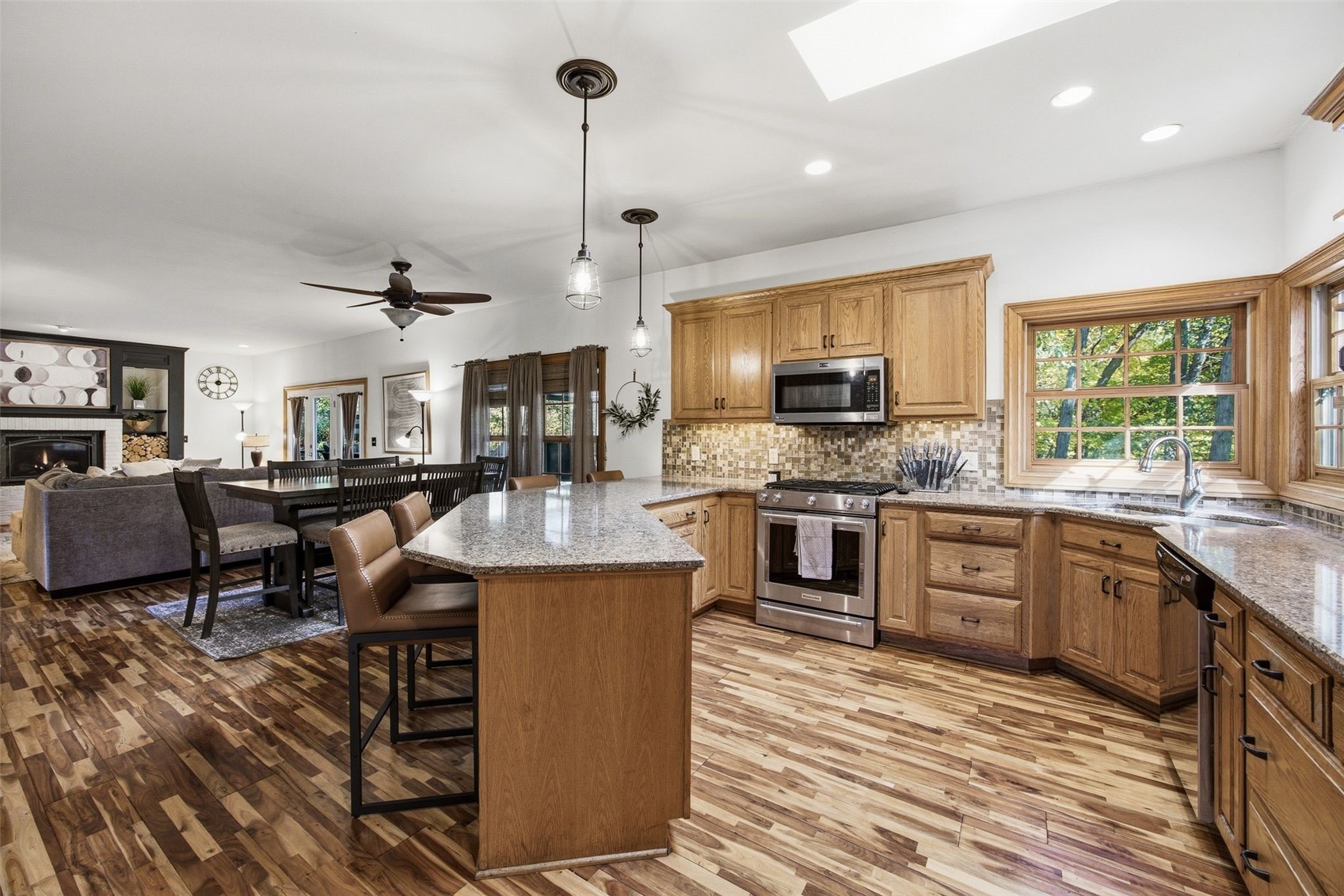4322 Pioneer Trail SE Cedar Rapids IA 52403