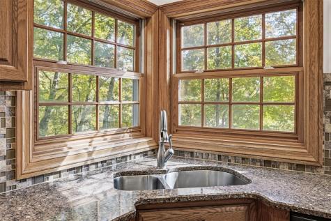 4322 Pioneer Trail SE Cedar Rapids IA 52403