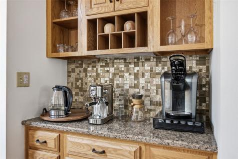 4322 Pioneer Trail SE Cedar Rapids IA 52403
