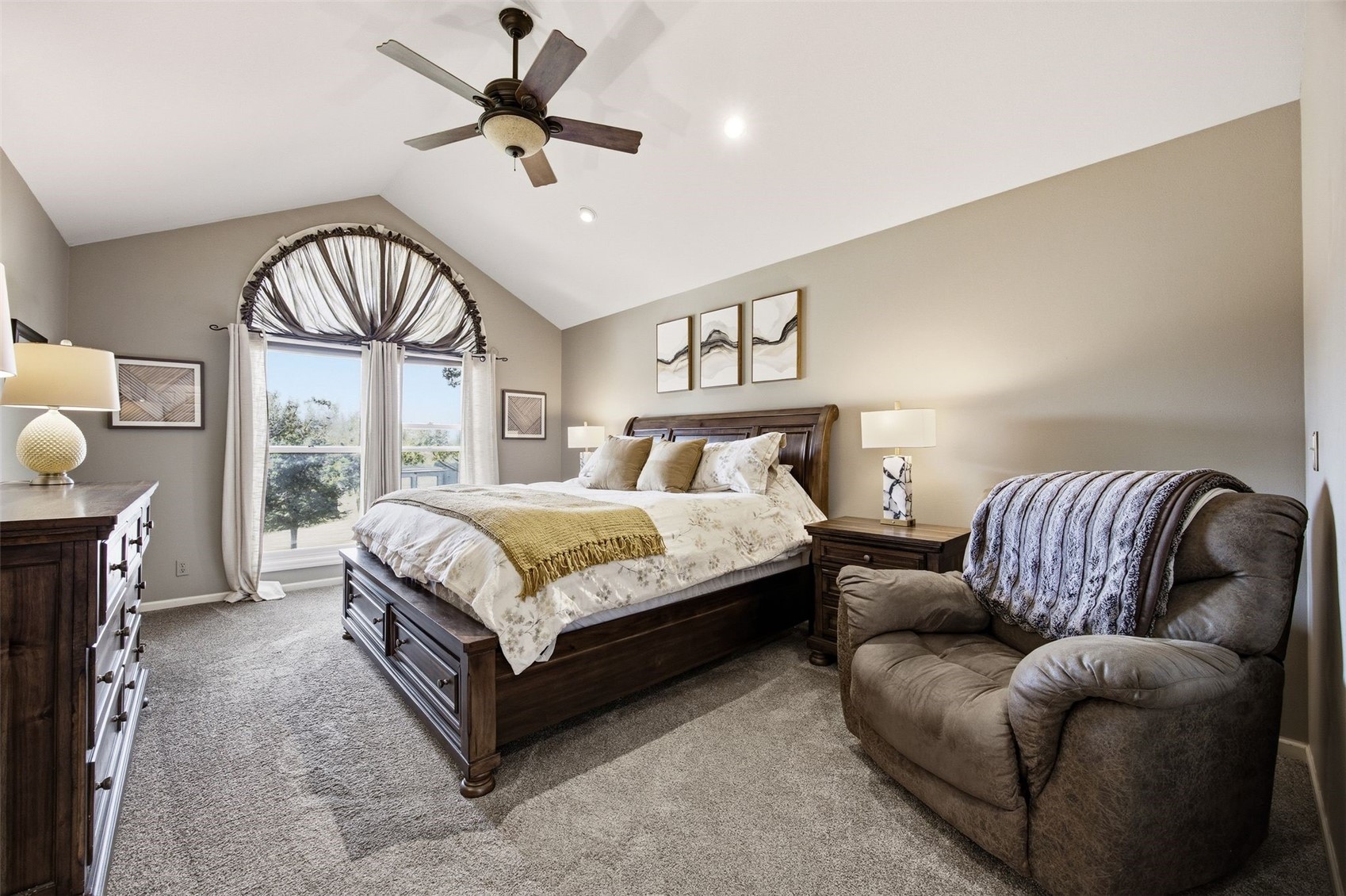 4322 Pioneer Trail SE Cedar Rapids IA 52403