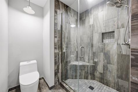 4322 Pioneer Trail SE Cedar Rapids IA 52403