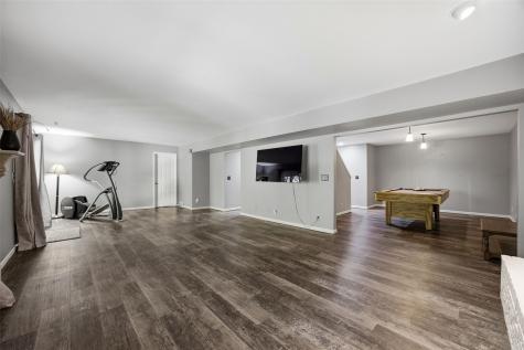 4322 Pioneer Trail SE Cedar Rapids IA 52403