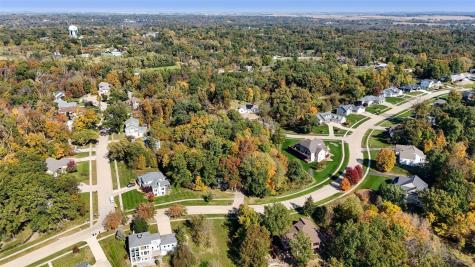 4322 Pioneer Trail SE Cedar Rapids IA 52403