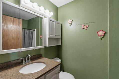 2570 Clark Avenue Marion IA 52302