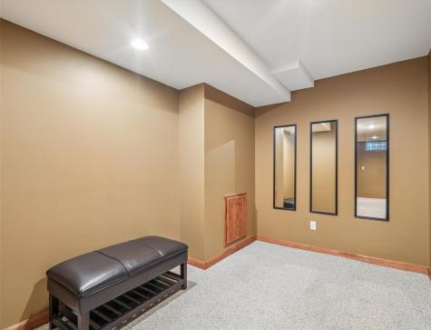 4103 Sally Drive NE Cedar Rapids IA 52402