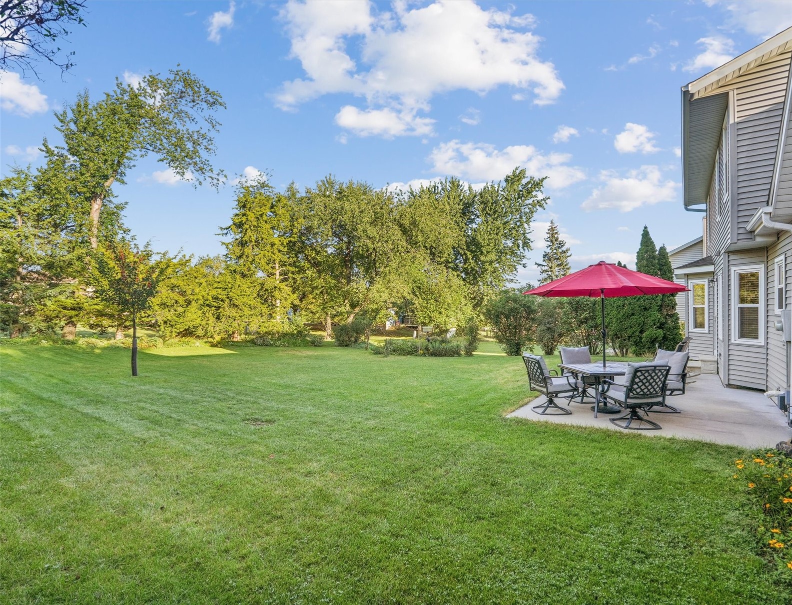 4103 Sally Drive NE Cedar Rapids IA 52402