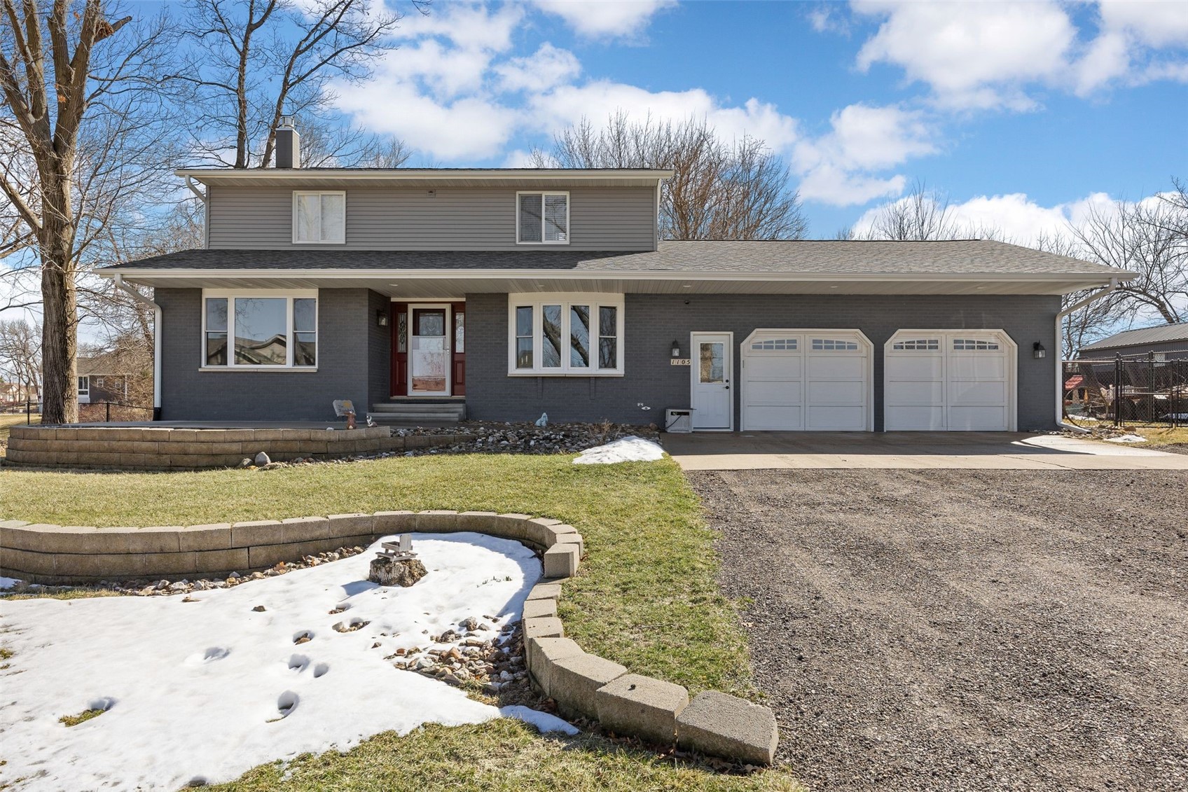 1105 Maple Street Robins IA 52328