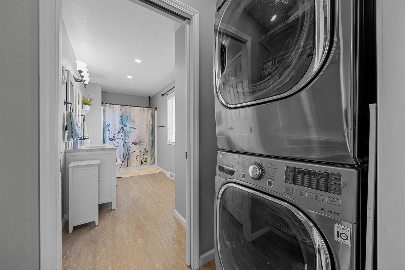 1105 Maple Street Robins IA 52328