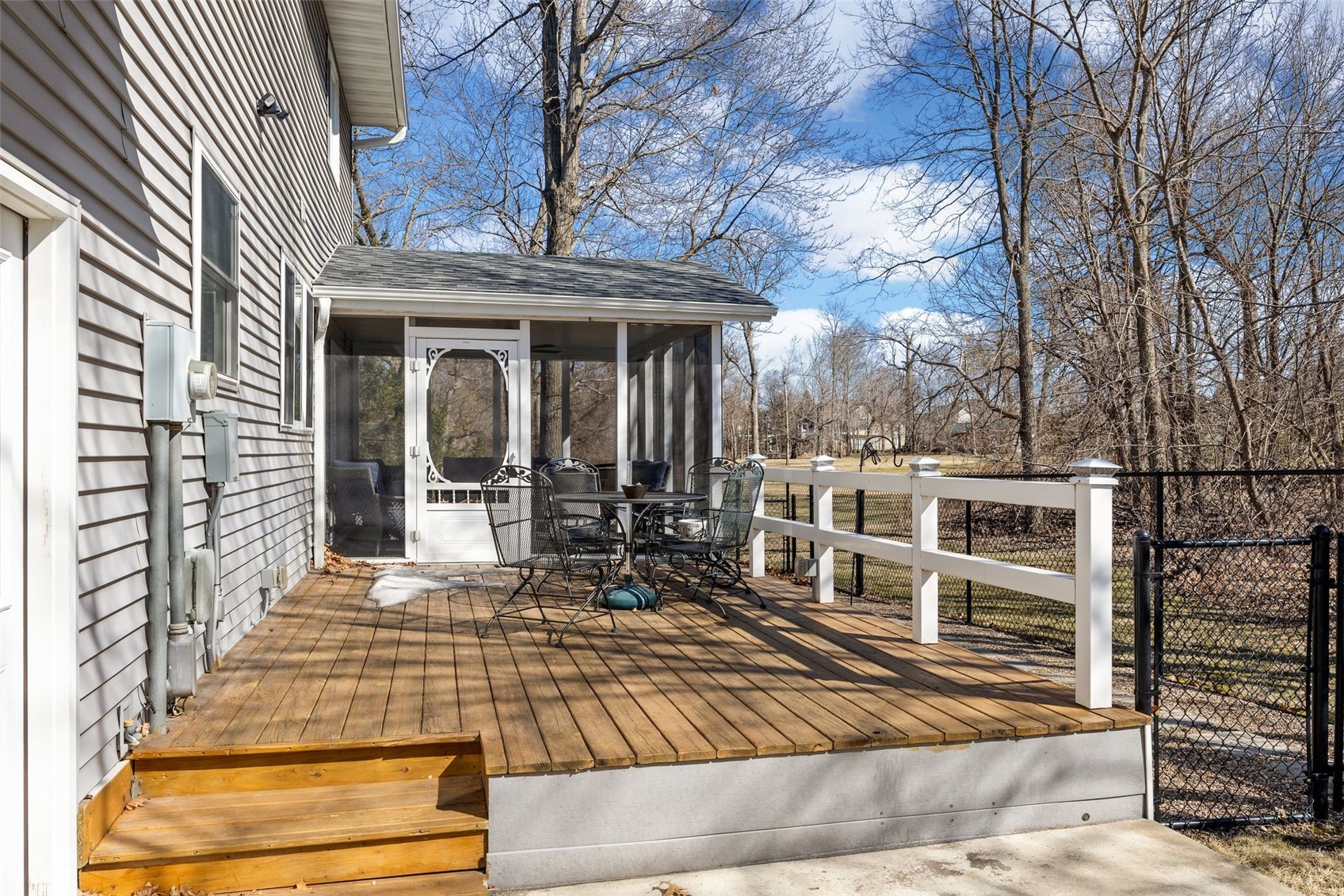 1105 Maple Street Robins IA 52328
