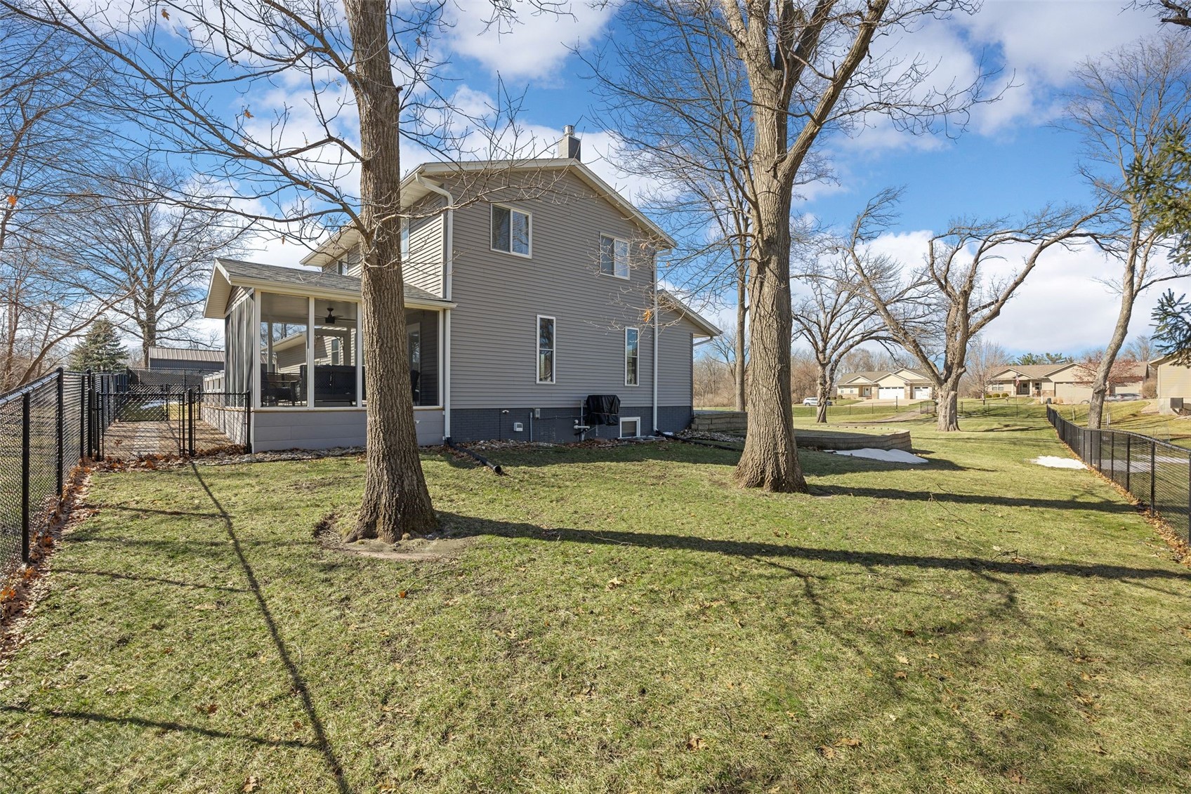 1105 Maple Street Robins IA 52328