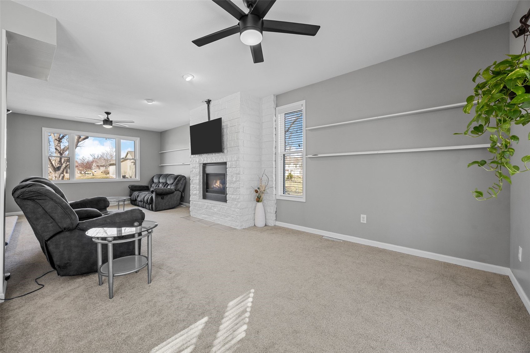 1105 Maple Street Robins IA 52328