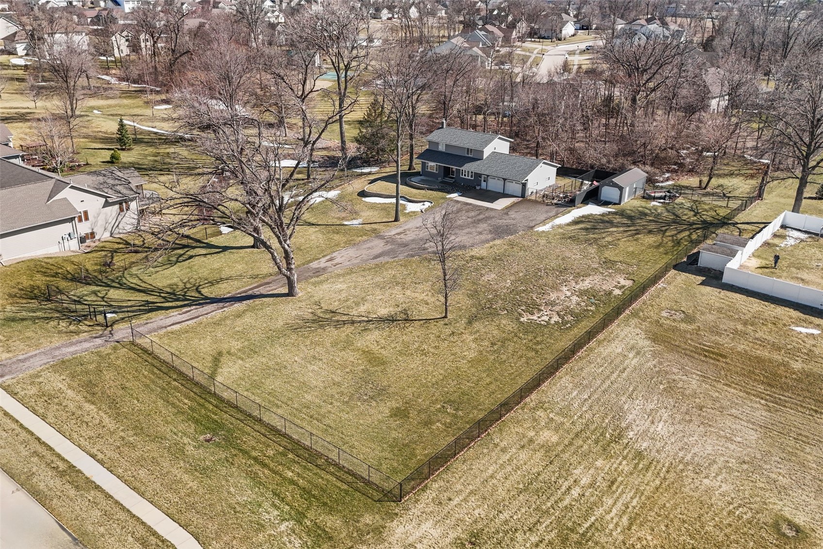1105 Maple Street Robins IA 52328