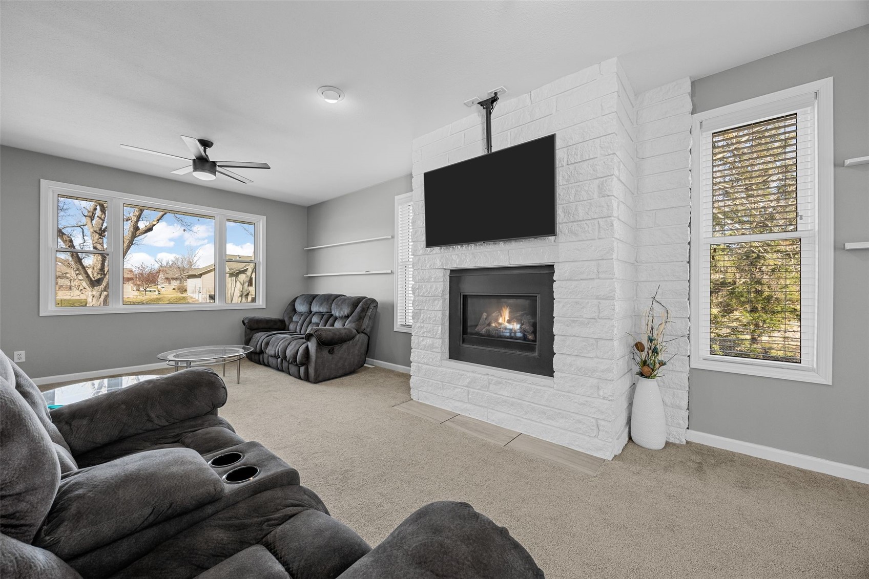 1105 Maple Street Robins IA 52328