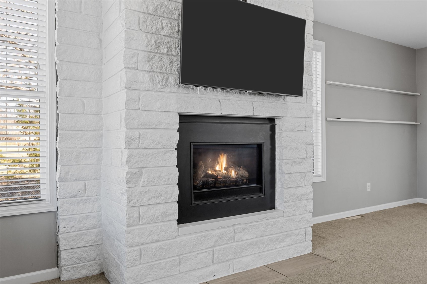 1105 Maple Street Robins IA 52328